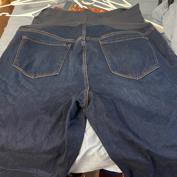 Maternity jeans - new without tags - Picture 2 of 2